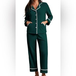 NEW Women’s Pajamas Set Scalloped Button Up Long Sleeve Green Size M